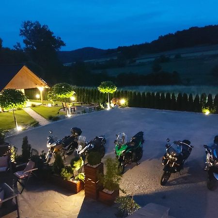 Dwor Bysina Villa Myslenice ภายนอก รูปภาพ