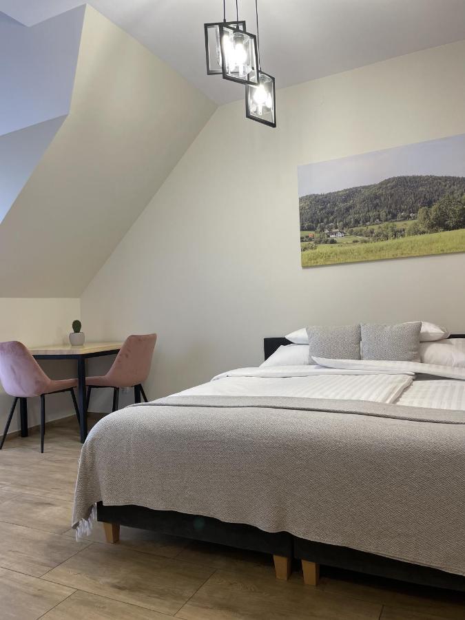 Dwor Bysina Villa Myslenice ภายนอก รูปภาพ