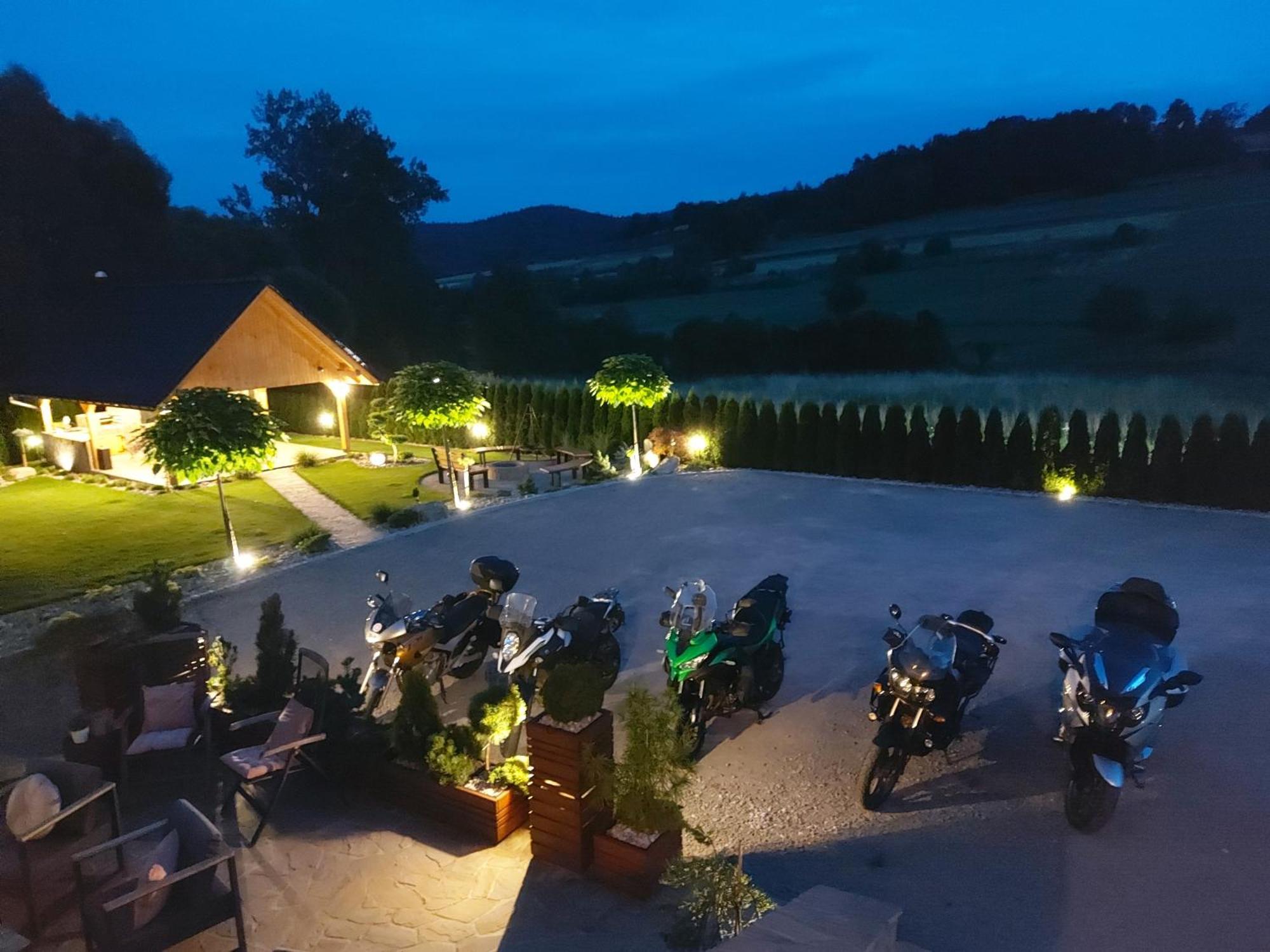 Dwor Bysina Villa Myslenice ภายนอก รูปภาพ